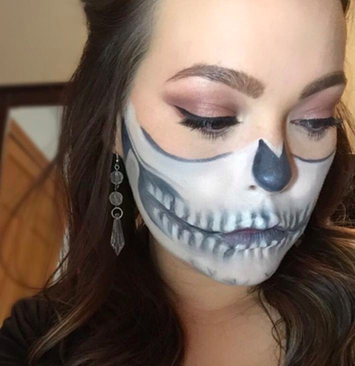halloween makeup skelton
