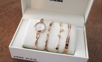 Rose gold watch set mother's day gift