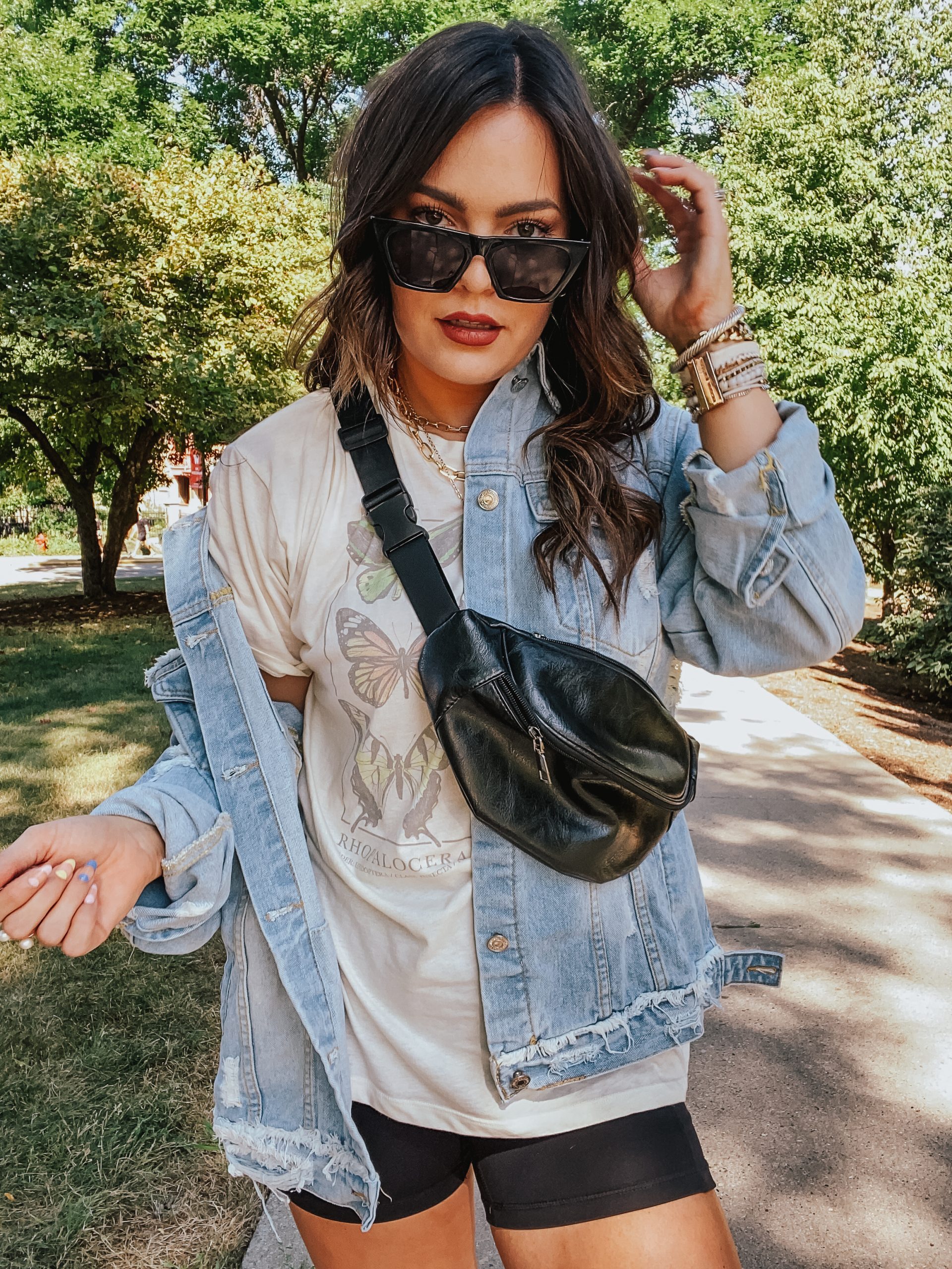 Oversized denim shop jacket street style